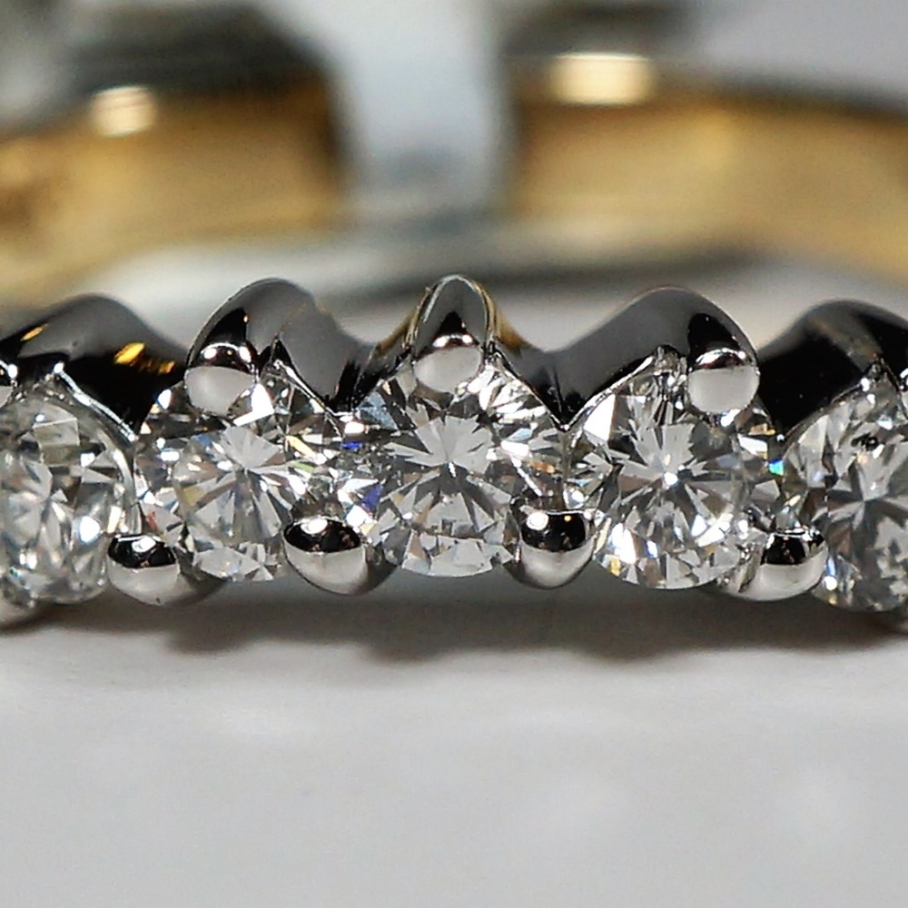 14KTT Gold 5 stone diamond ring - Picture 2 of 6